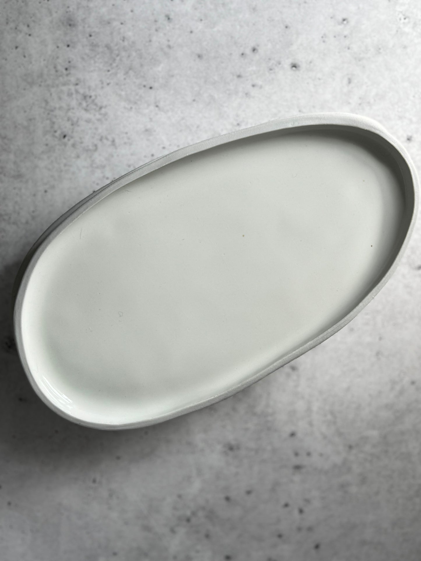 Intention Tray - Oblong - Glossy White (English Porcelain)